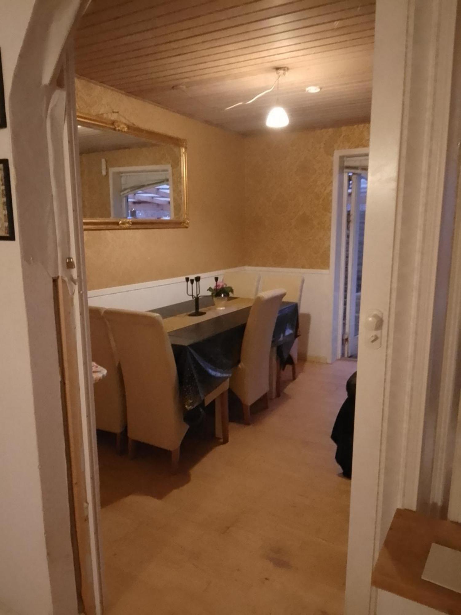 Accommodation *